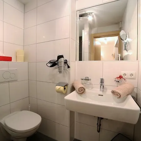 Wackernell * Nauders